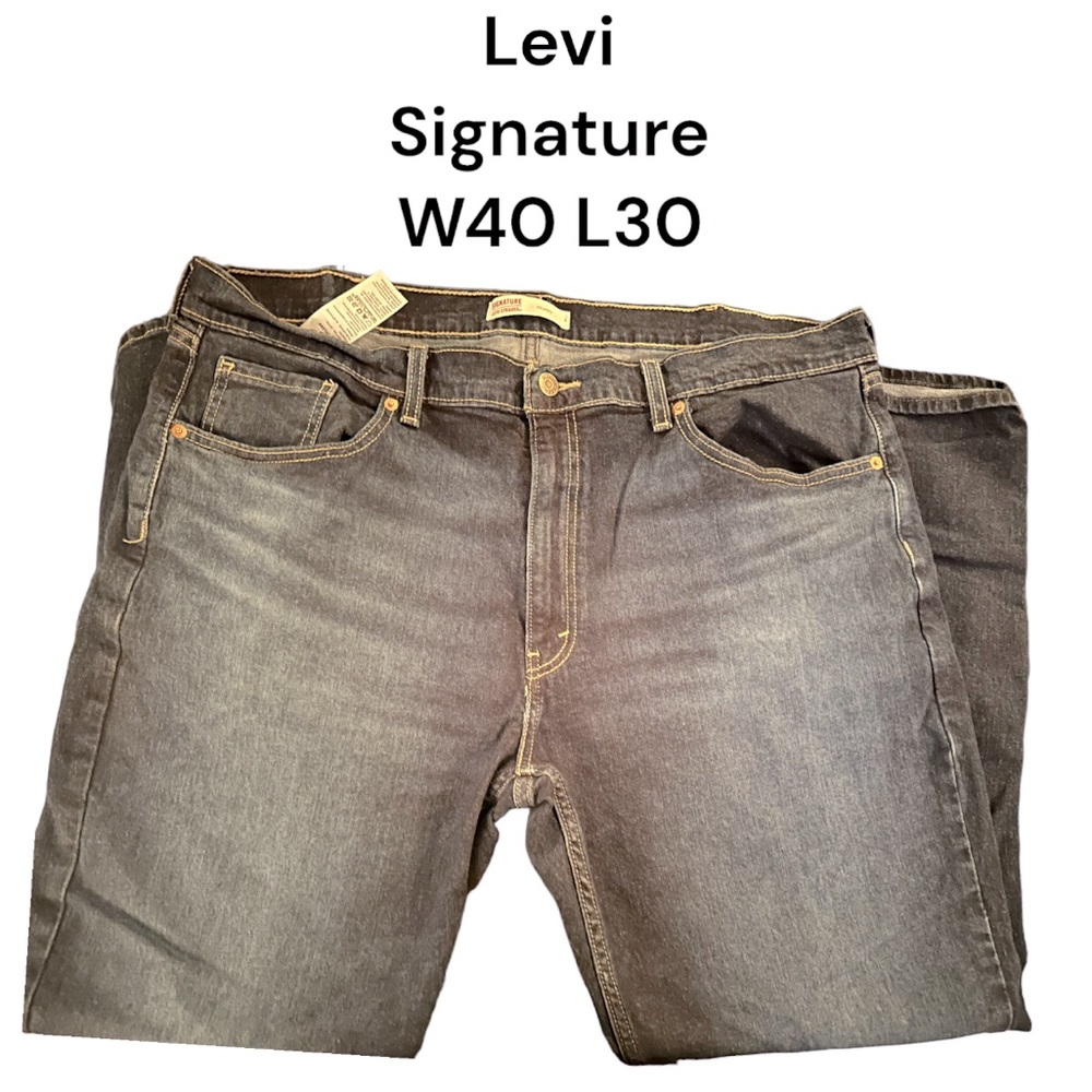 Levi Signature | relaxed | Gently used